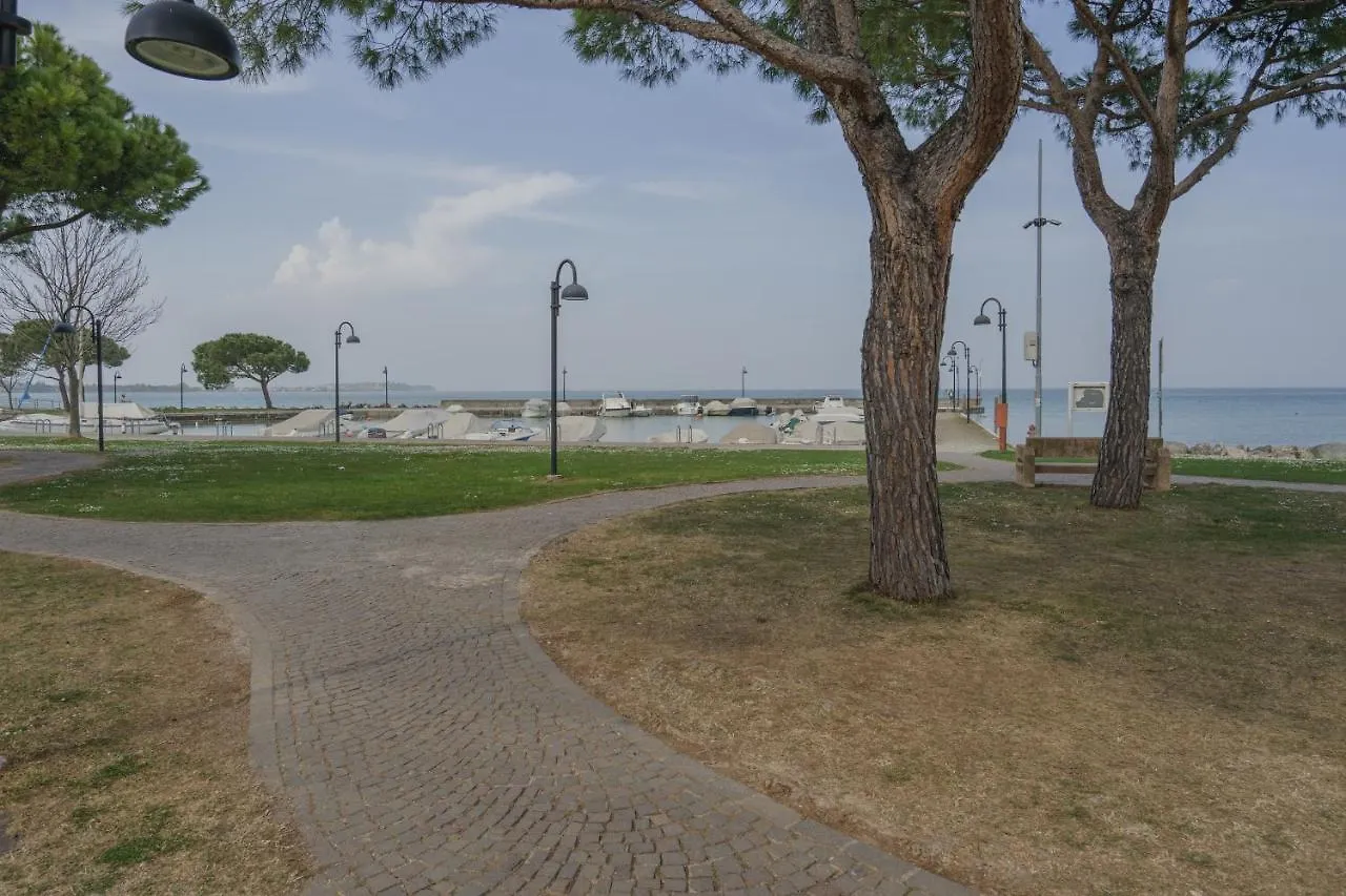 Mosaici Sunrise - Lake Front Apartment With Beautiful View Sirmione